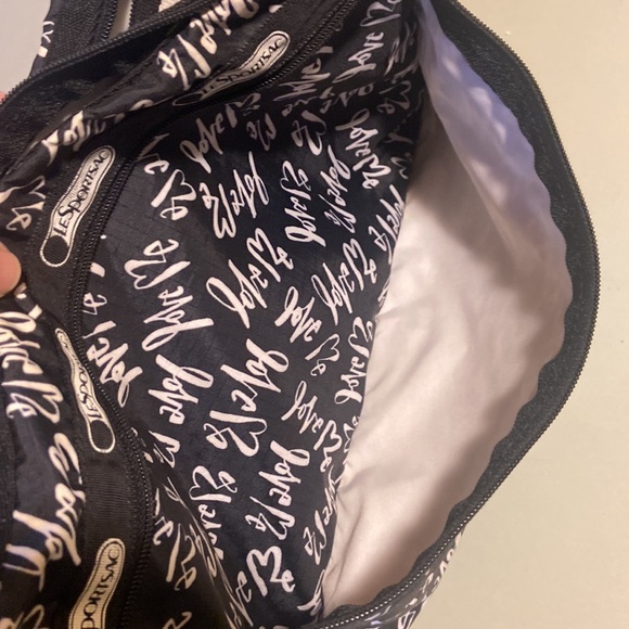LeSportsac x Curtis Kulig Expandable large Crosbody - “Love Me” - Picture 5 of 5